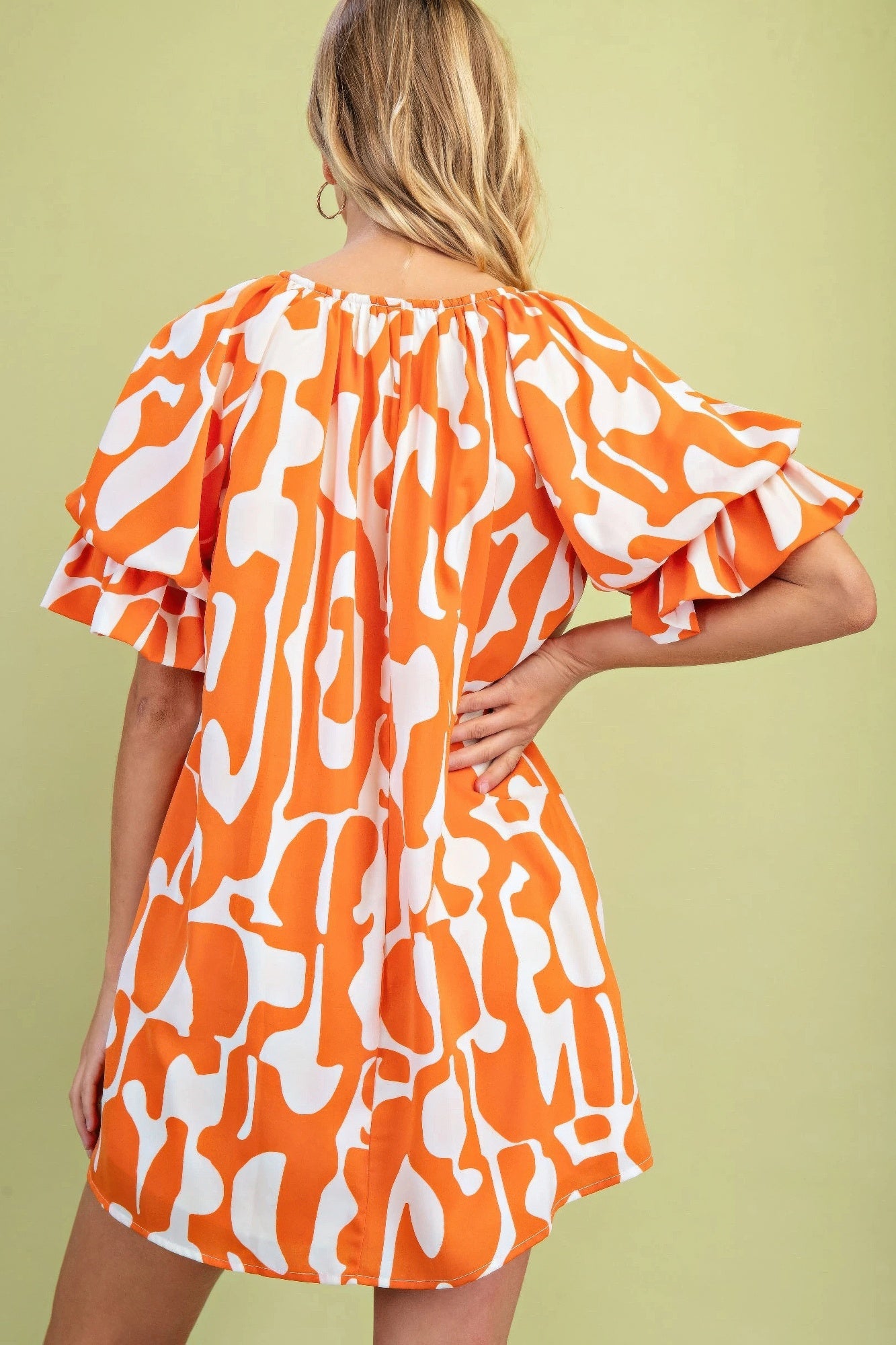 Geometric Print Loose Fit Mini Dress With Gathered Balloon Sleeves — Orange