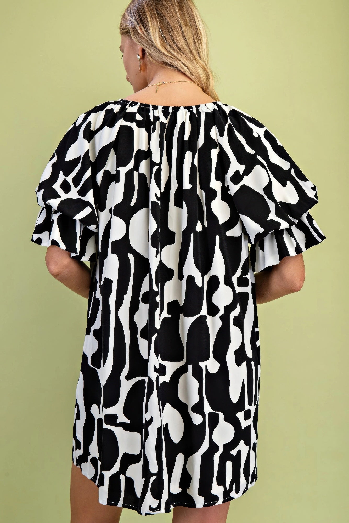 Geometric Print Loose Fit Mini Dress With Gathered Balloon Sleeves — Black
