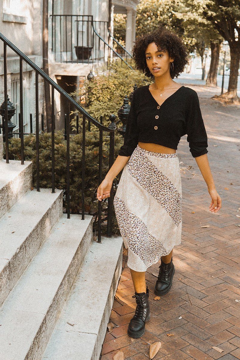 A Floral-print Woven Midi Skirt — Taupe