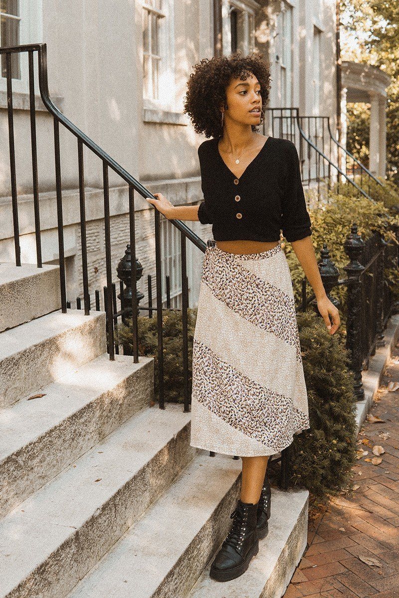 A Floral-print Woven Midi Skirt — Taupe