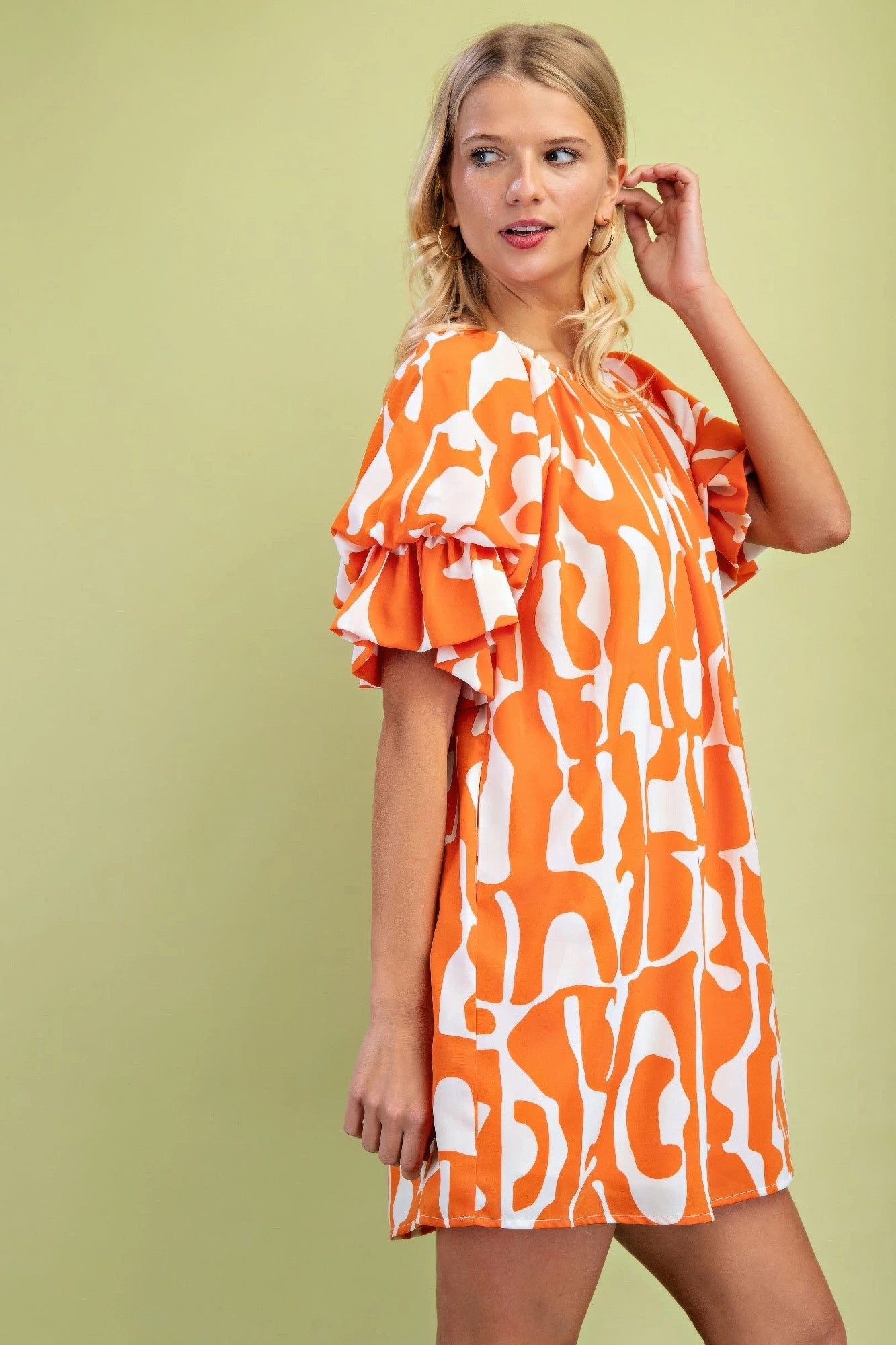 Geometric Print Loose Fit Mini Dress With Gathered Balloon Sleeves — Orange