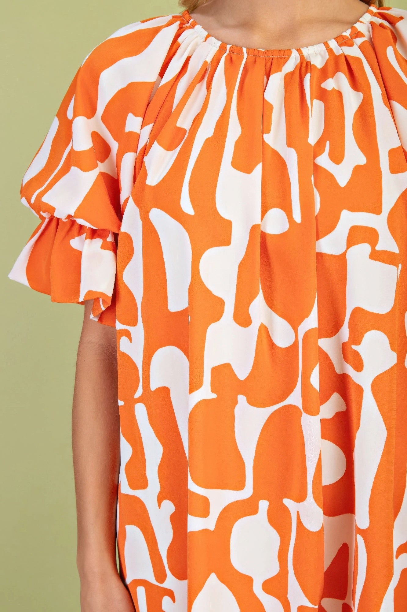 Geometric Print Loose Fit Mini Dress With Gathered Balloon Sleeves — Orange