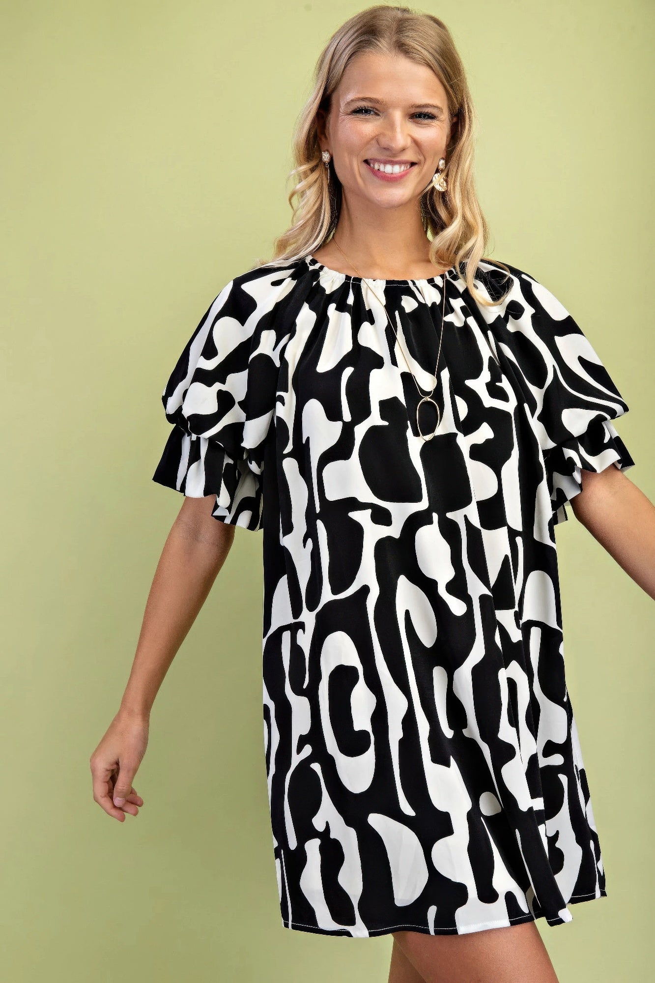Geometric Print Loose Fit Mini Dress With Gathered Balloon Sleeves — Black