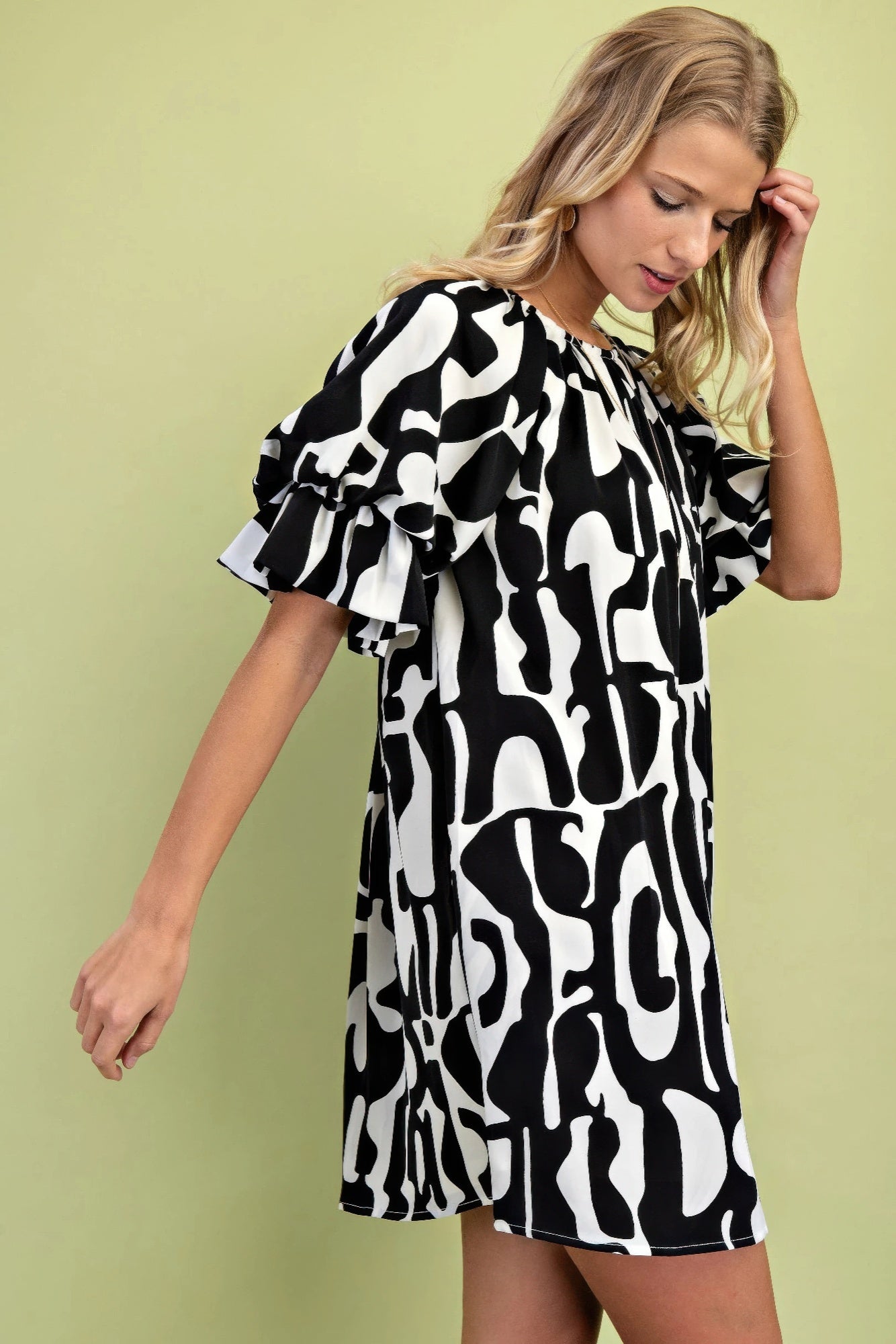 Geometric Print Loose Fit Mini Dress With Gathered Balloon Sleeves — Black