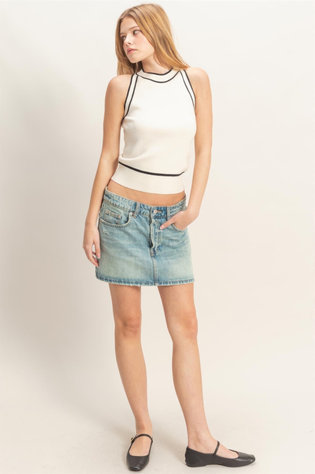 Contrast Trim Sleeveless Ribbed Top