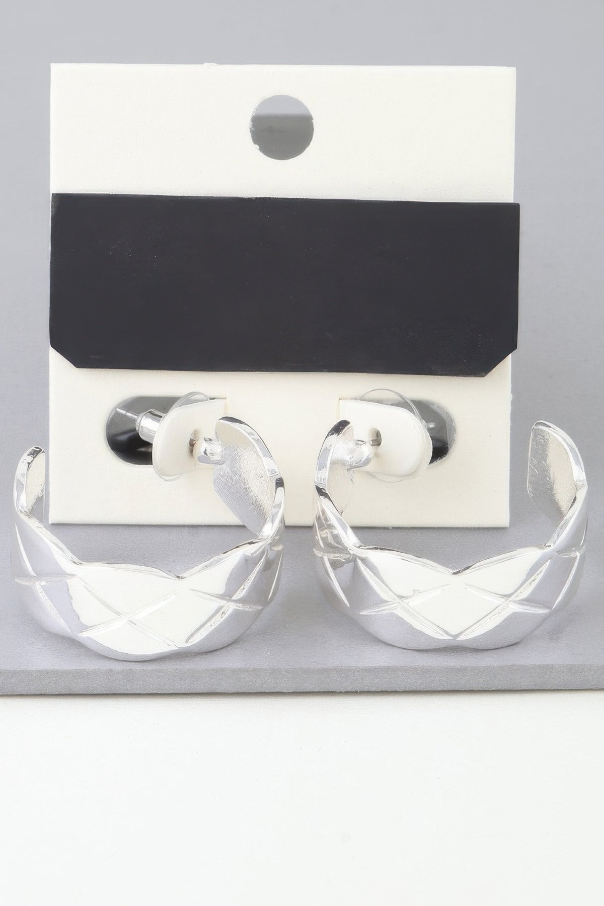 Diamond Quilt Cut Hoop Earrings